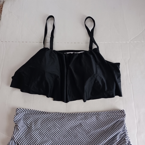 NEW 4X Cupshe Falbala Solid & Stripe Highwaisted Bikini Set Womens - Picture 2 of 8